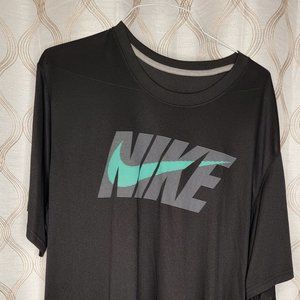 Men's black Nike tee